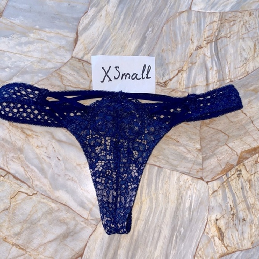 VS Very Sexy Panty Underwear Thong  XS Navy Thong Crochet Lace Rare y2k‎